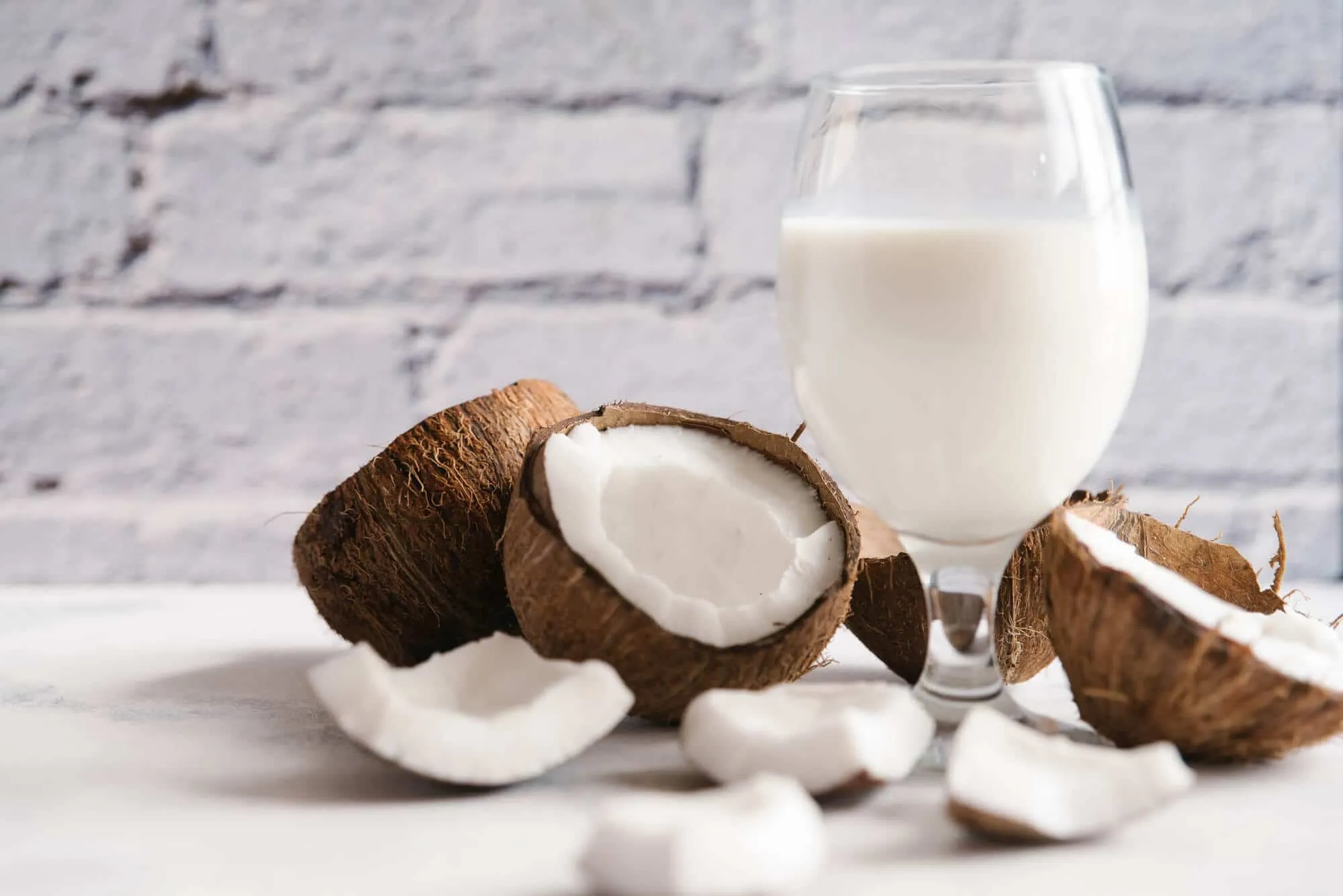 Coconut milk (drink)
